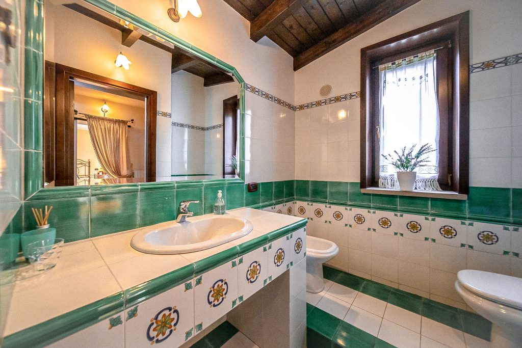 Bagno del primo piano Villa Lara Sicilia